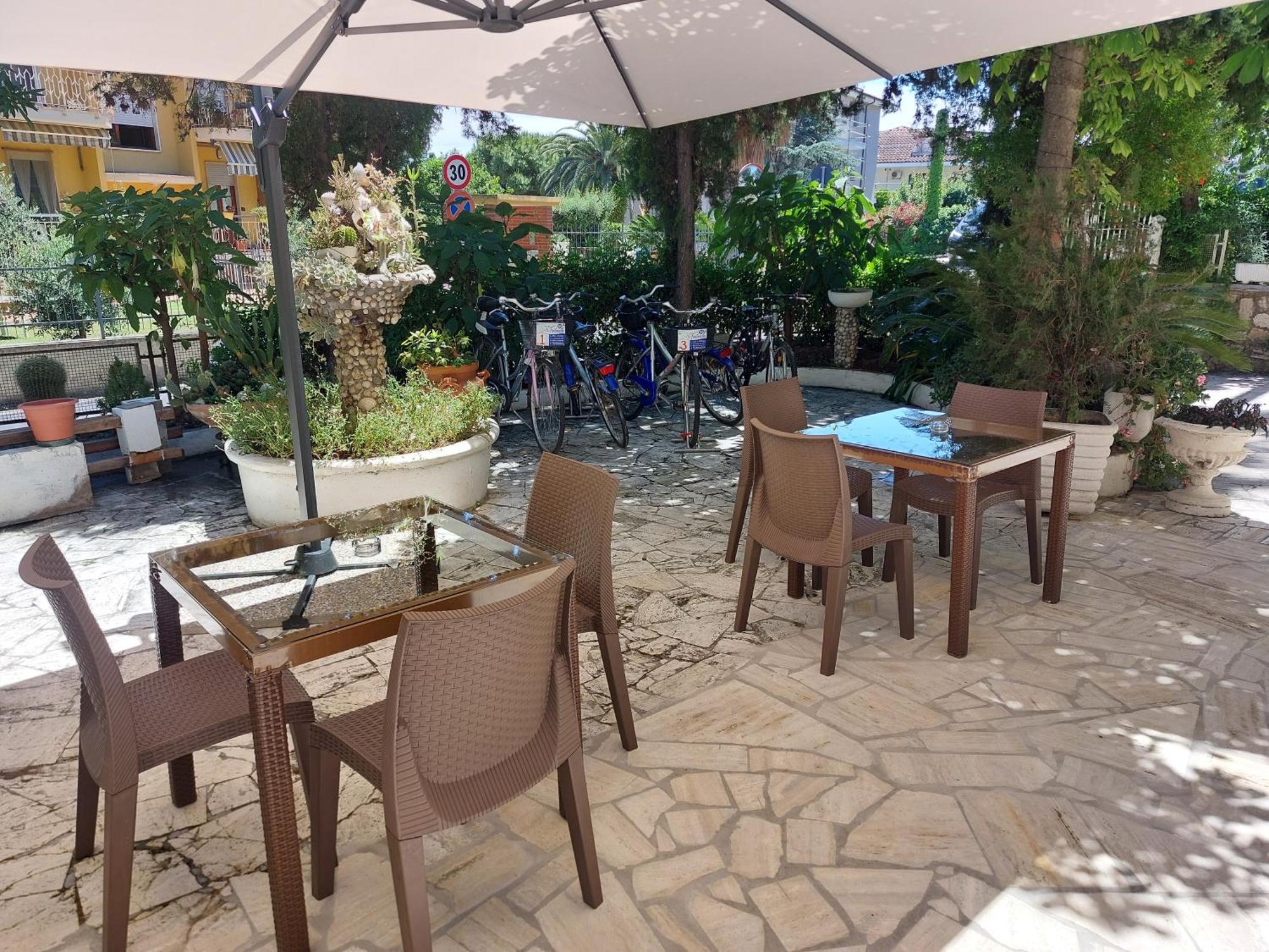 B&B La Fontanella 圣贝内代托-德尔特龙托 外观 照片
